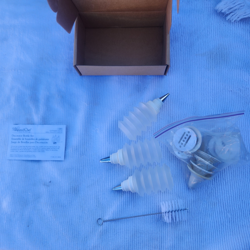 Wilton Dessert Decorator Set